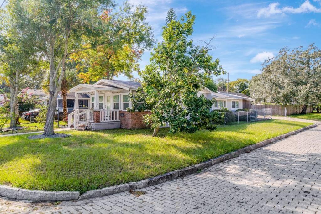 Cozy Bungalow With Patio & Grill, Private And Location Villa Tampa Exterior foto